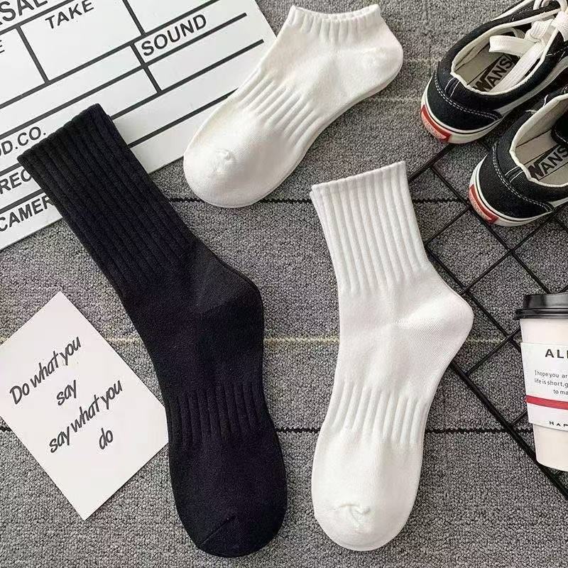 🧦 Official Store: Collection of long, mid-length, and short socks. Soft, stretchy, and non-slip.