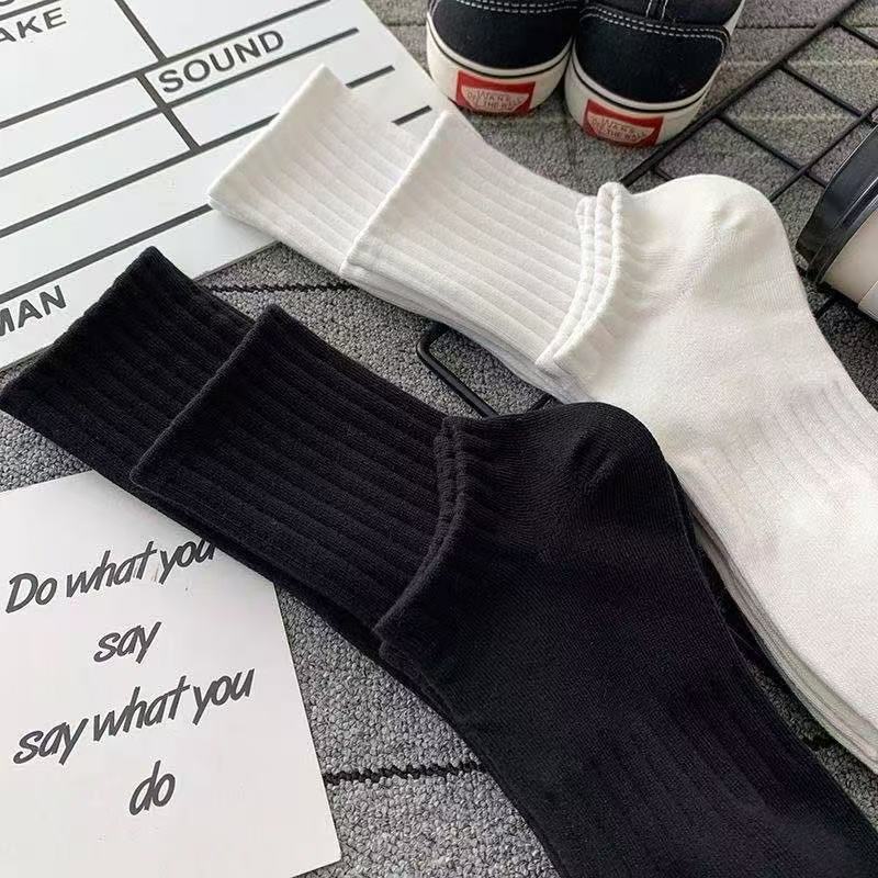 🧦 Official Store: Collection of long, mid-length, and short socks. Soft, stretchy, and non-slip.